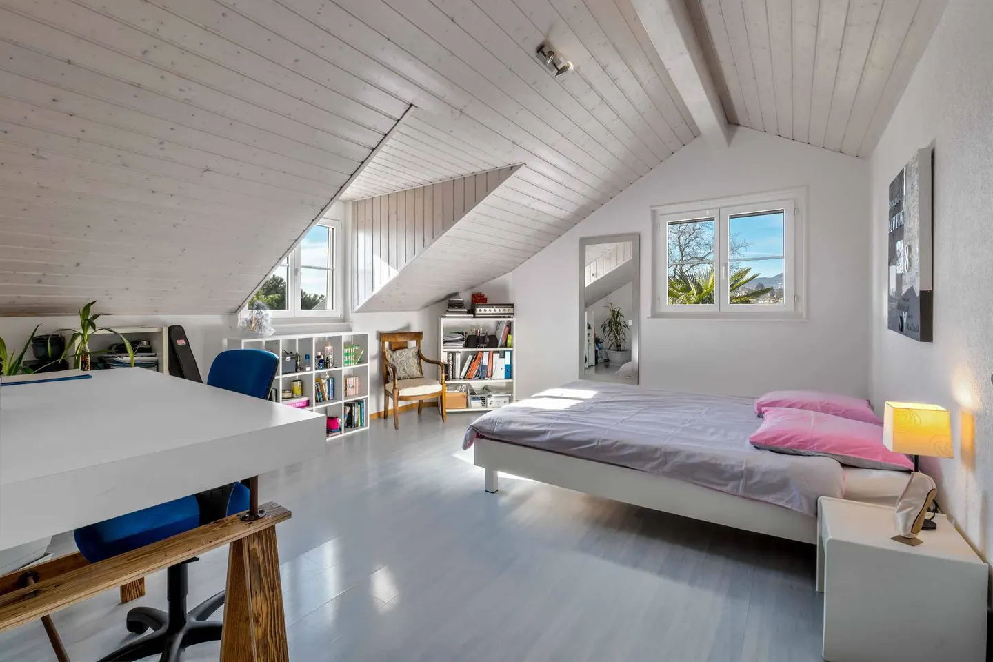 Wunderschöne Familienvilla mit Pool und Seeblick - Foto 9 von 13