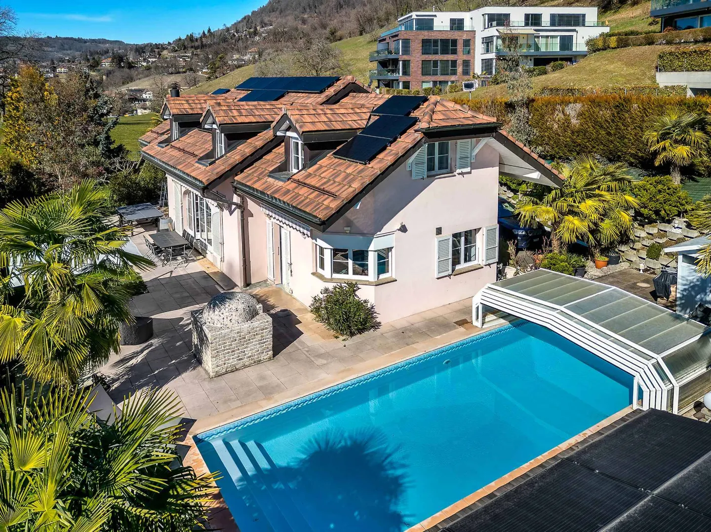 Wunderschöne Familienvilla mit Pool und Seeblick - Foto 11 von 13