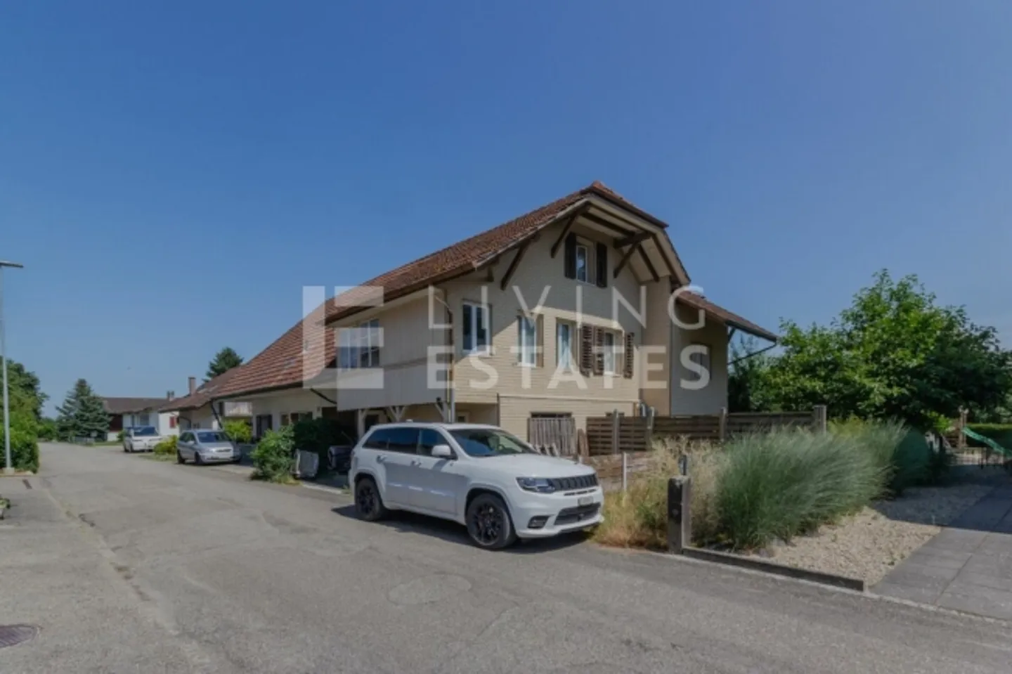 Charming Investment Opportunity with Development Potential - Fully Rented - Photo 12 of 14