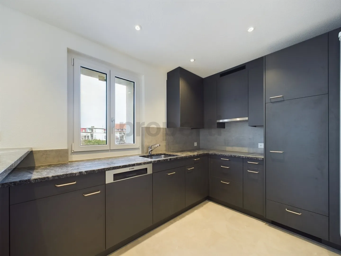 Stylish 3.5-room apartment with balcony in Lenzburg - Photo 2 of 9