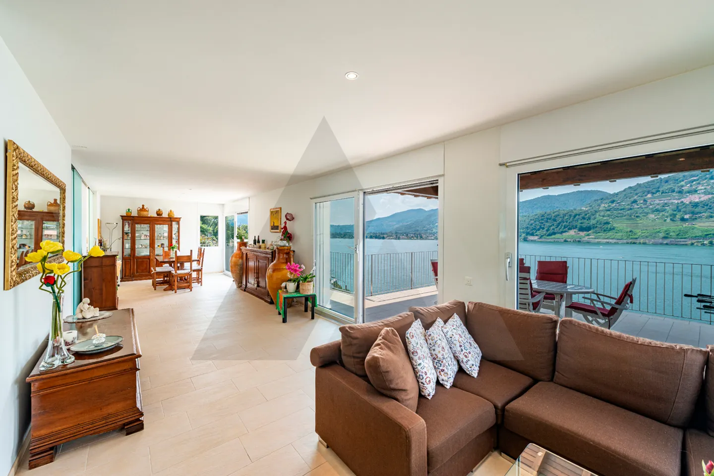 VILLA MIT SEEBLICK UND AUSSENPOOL - Foto 6 von 13