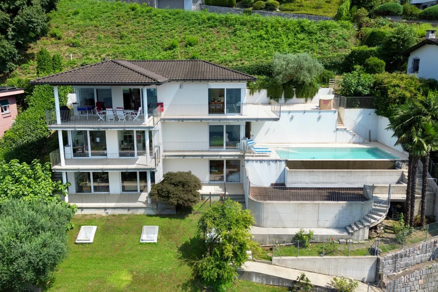 VILLA MIT SEEBLICK UND AUSSENPOOL - Foto 13 von 13