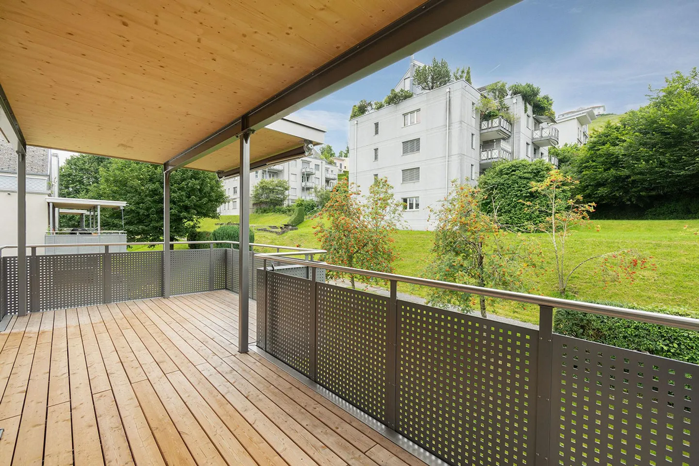 Spacious and light-filled living! - Photo 12 of 30