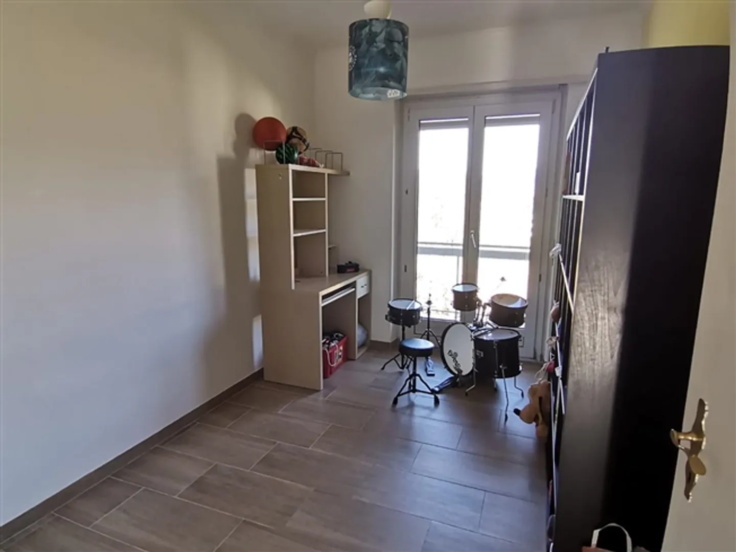 «Appartamento 4.5 locali con 2 box / 4 1/2-Zimmer-Wohnung mit 2 Garagen» - Foto 9 von 19