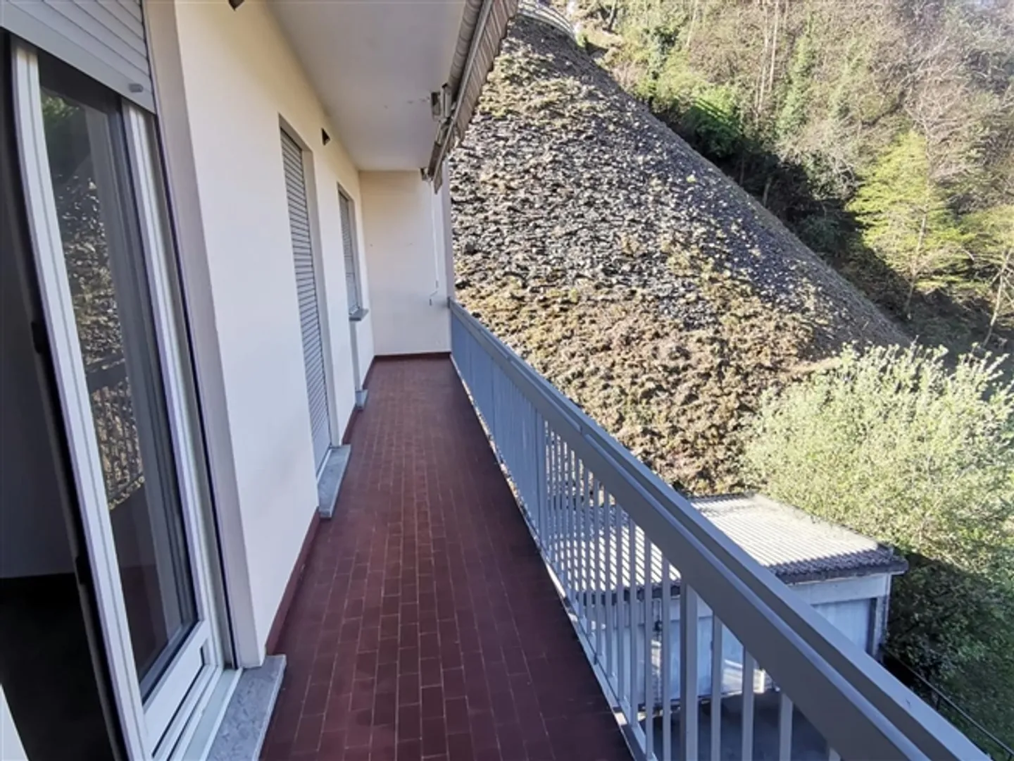 «Appartamento 4.5 locali con 2 box / 4 1/2-Zimmer-Wohnung mit 2 Garagen» - Foto 13 von 19