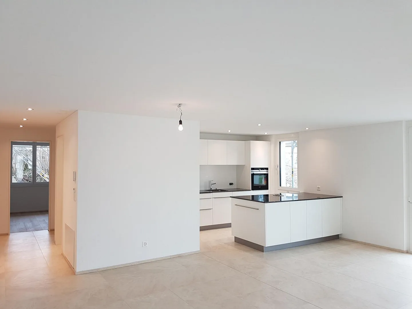 Bright and central 2.5-room apartment in Thal - Photo 2 of 9