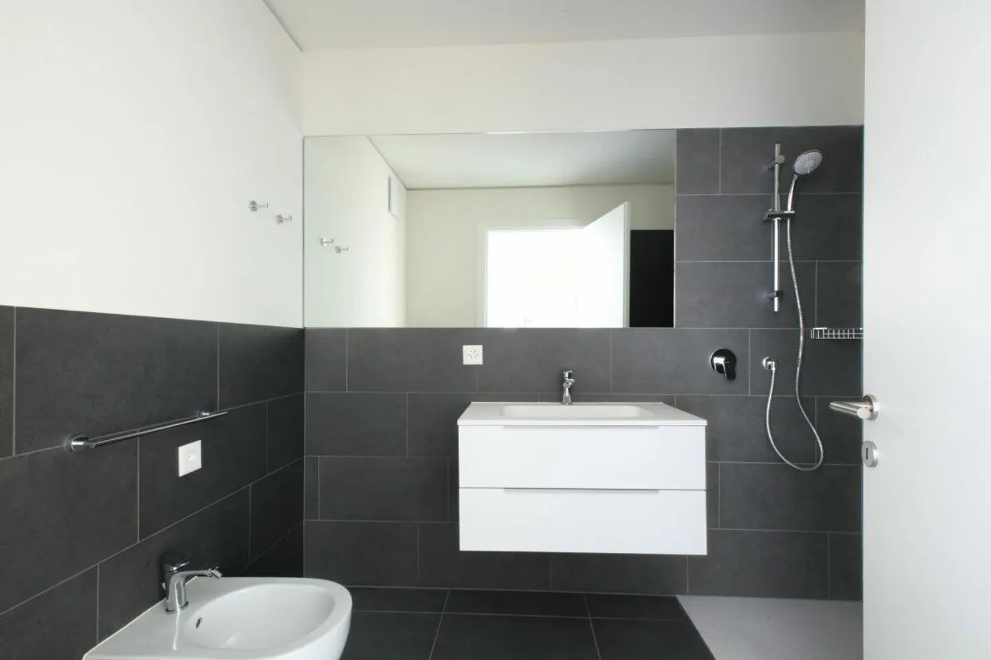 BIOGGIO - Appartement moderne et lumineux - Photo 7 sur 13