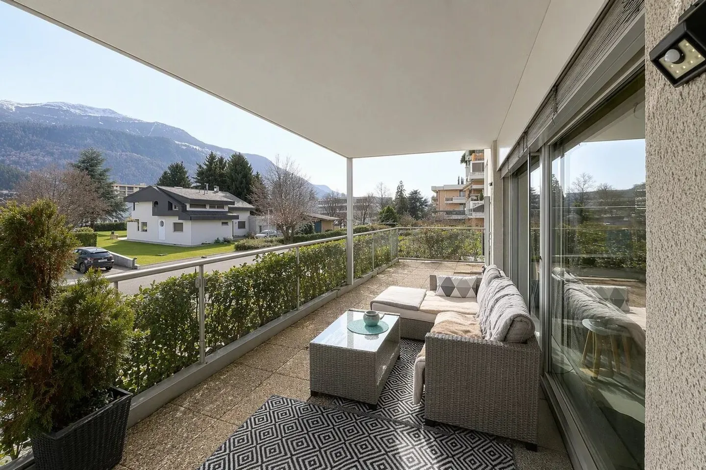 Geräumige Wohnung mit Terrasse - Foto 5 von 11