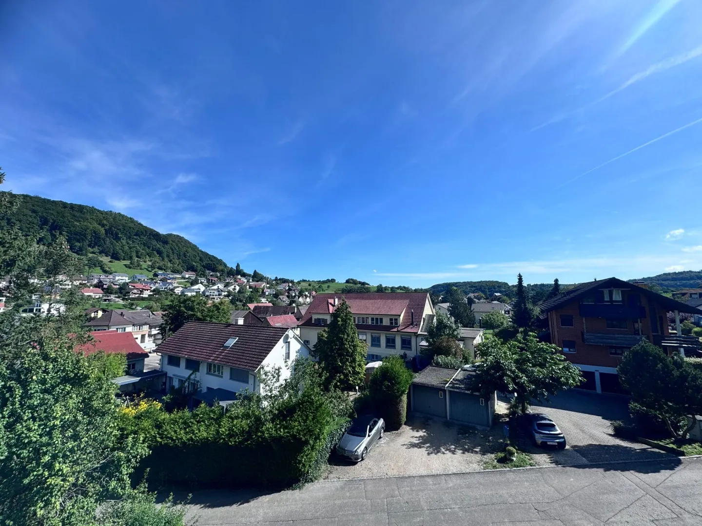 Appartement en penthouse de 4,5 pièces avec terrasse couverte spacieuse et vue panoramique - Photo 10 sur 12