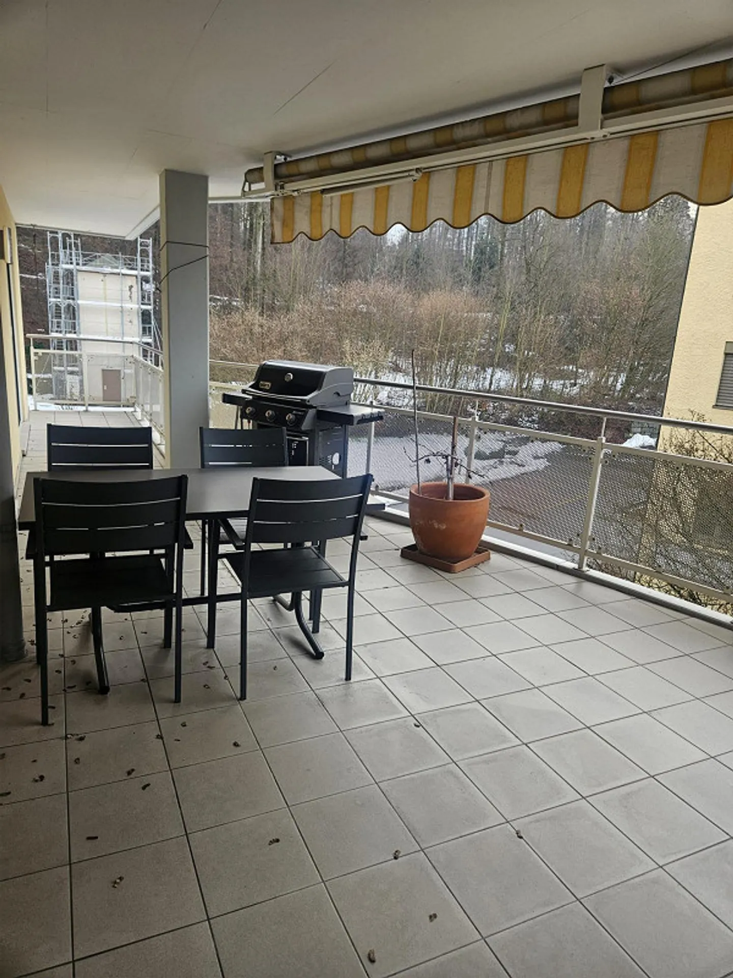 Appartement moderne de 4,5 pièces avec grand balcon au centre d'Effretikon - Photo 10 sur 12