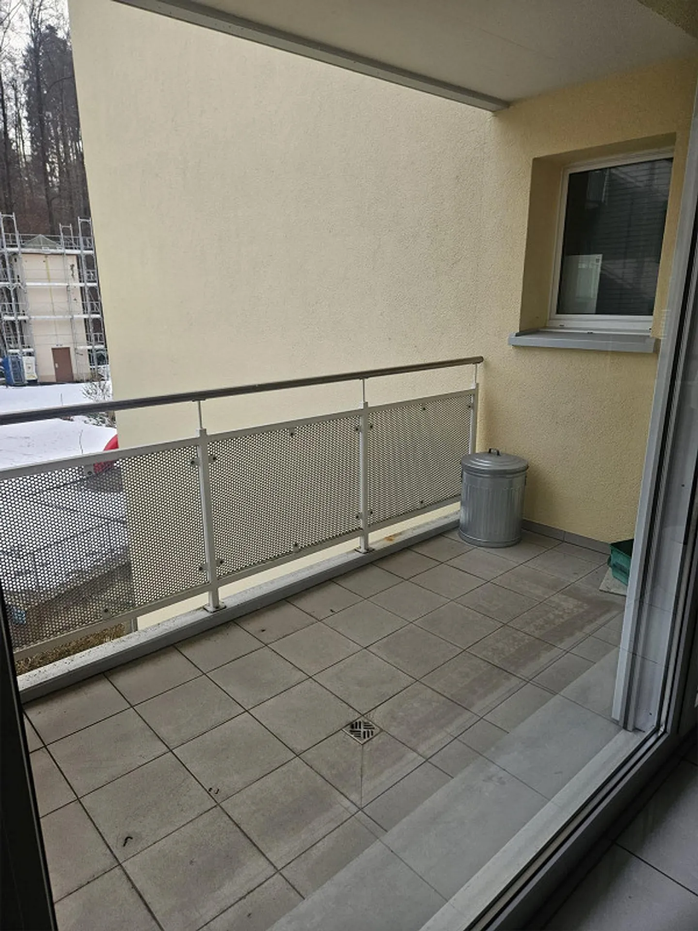 Appartement moderne de 4,5 pièces avec grand balcon au centre d'Effretikon - Photo 11 sur 12
