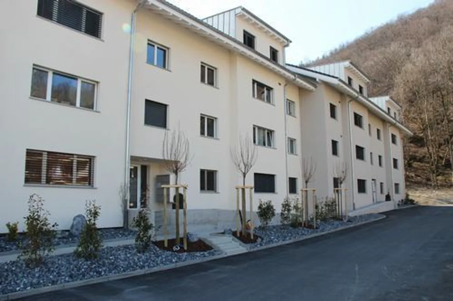 Parcheggio interno in affitto - Foto 2 di 3