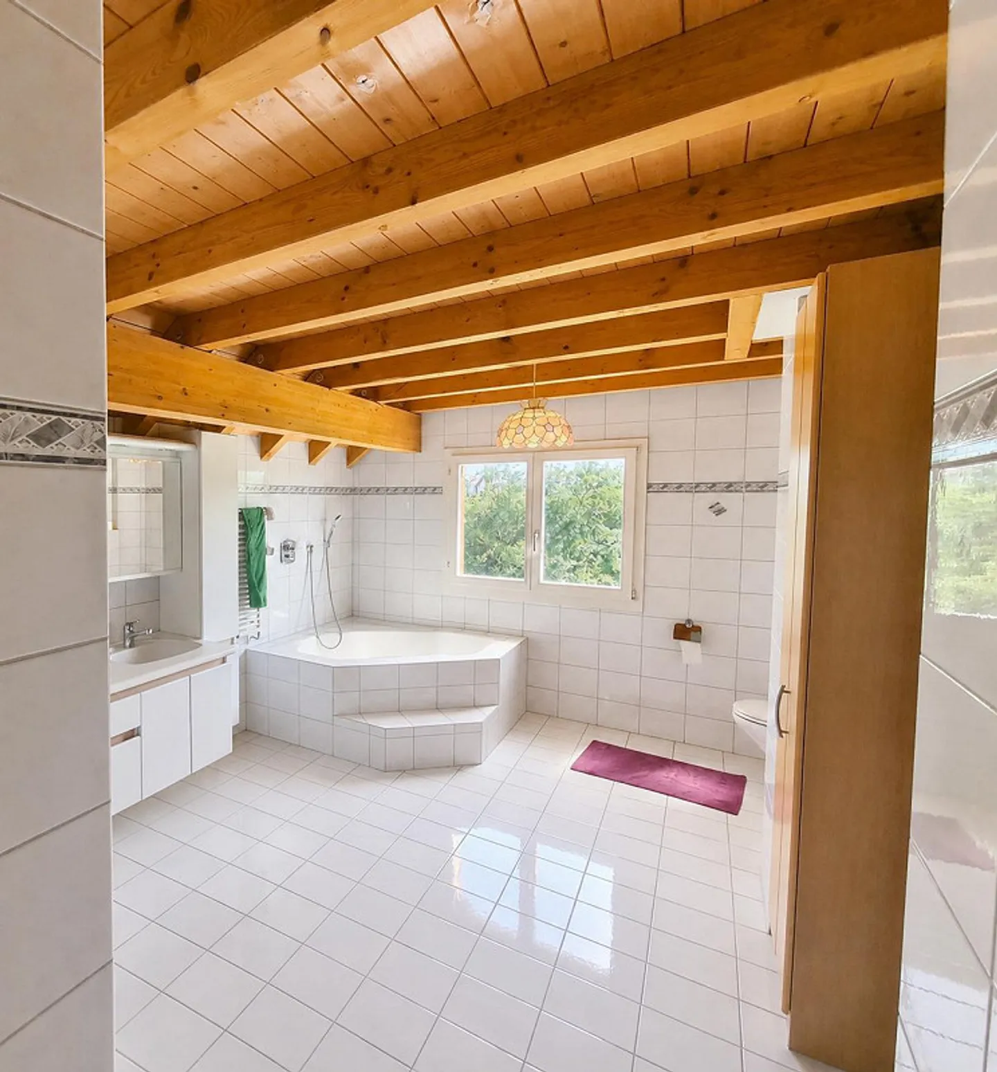 Charmant appartement en duplex de 5,5 pièces dans un endroit calme, temporaire - Photo 5 sur 17