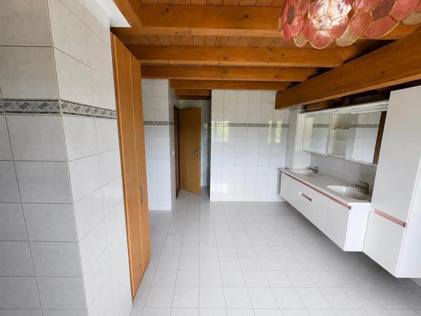Charmant appartement en duplex de 5,5 pièces dans un endroit calme, temporaire - Photo 6 sur 17