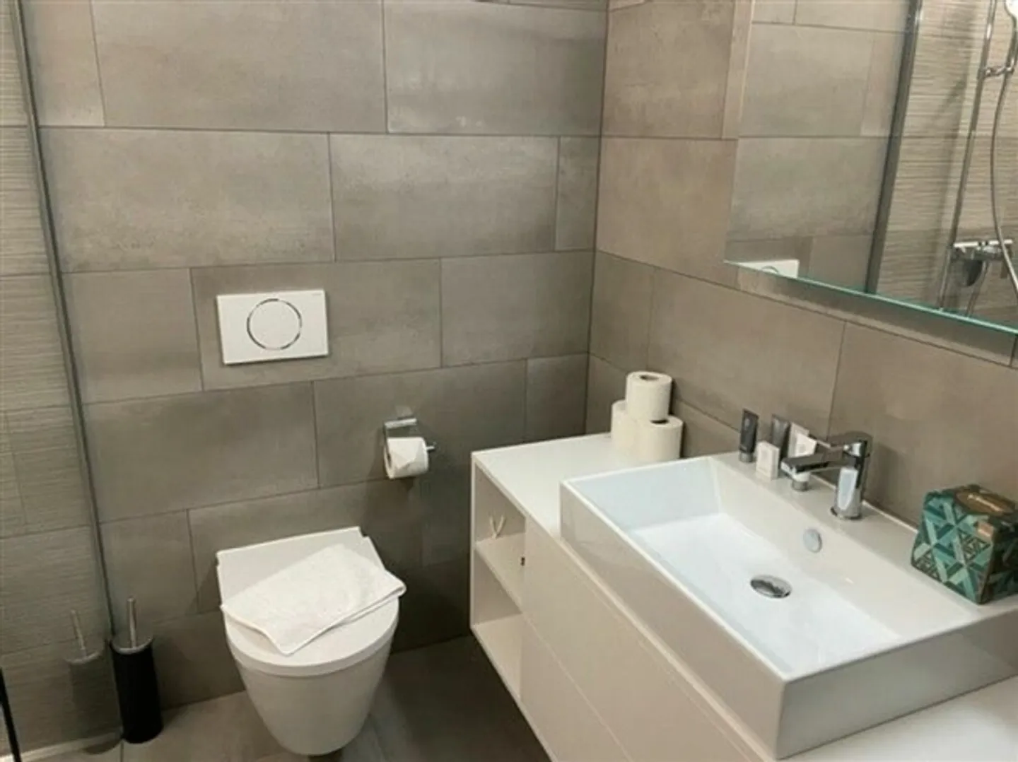 High-quality furnished 2-room apartment - Photo 3 of 11