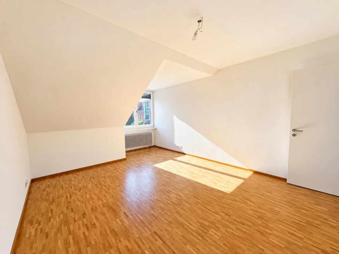 Grosszügige 4.5-Zi.-Maisonette-Wohnung mit Hobbyraum - Photo 8 sur 12
