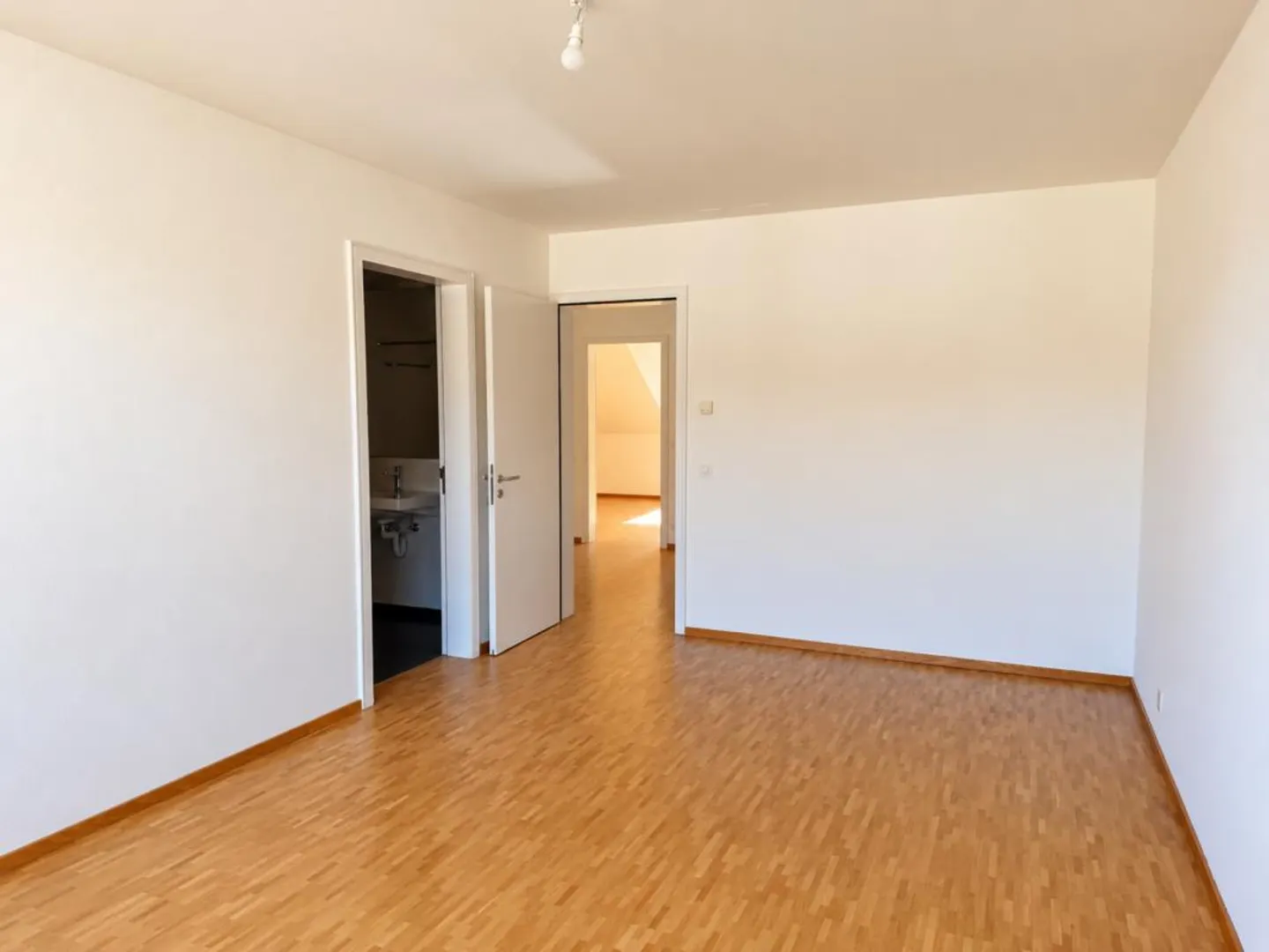 Grosszügige 4.5-Zi.-Maisonette-Wohnung mit Hobbyraum - Photo 9 sur 12