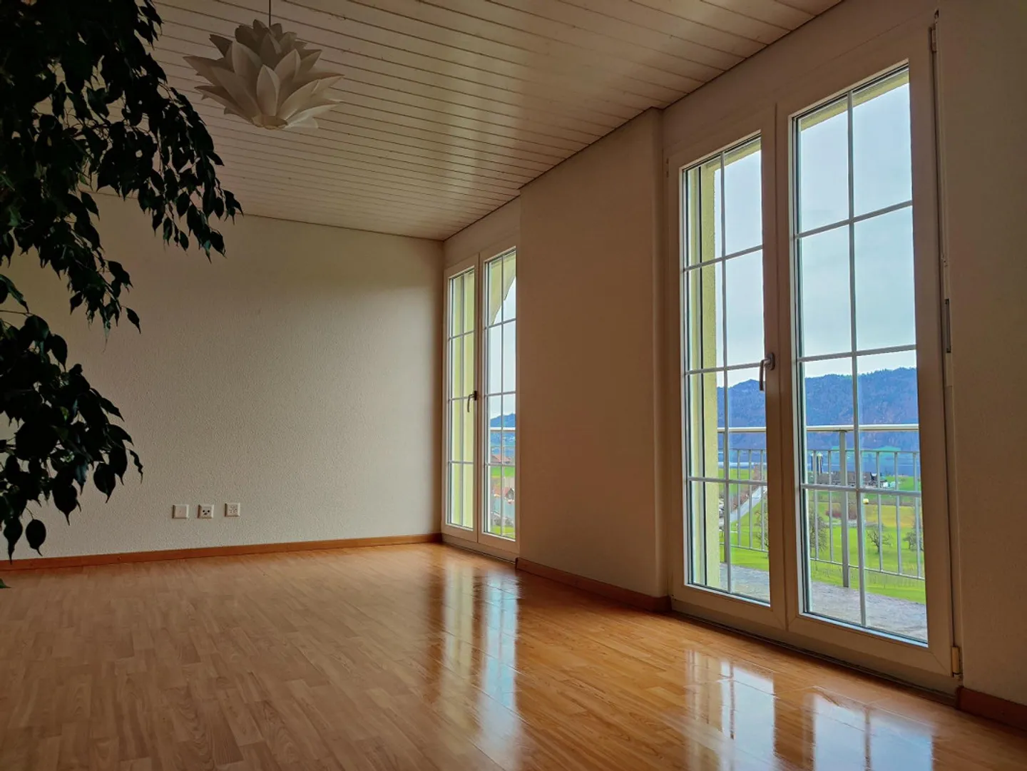 5-room house section with large terrace & panoramic view - Photo 5 of 16