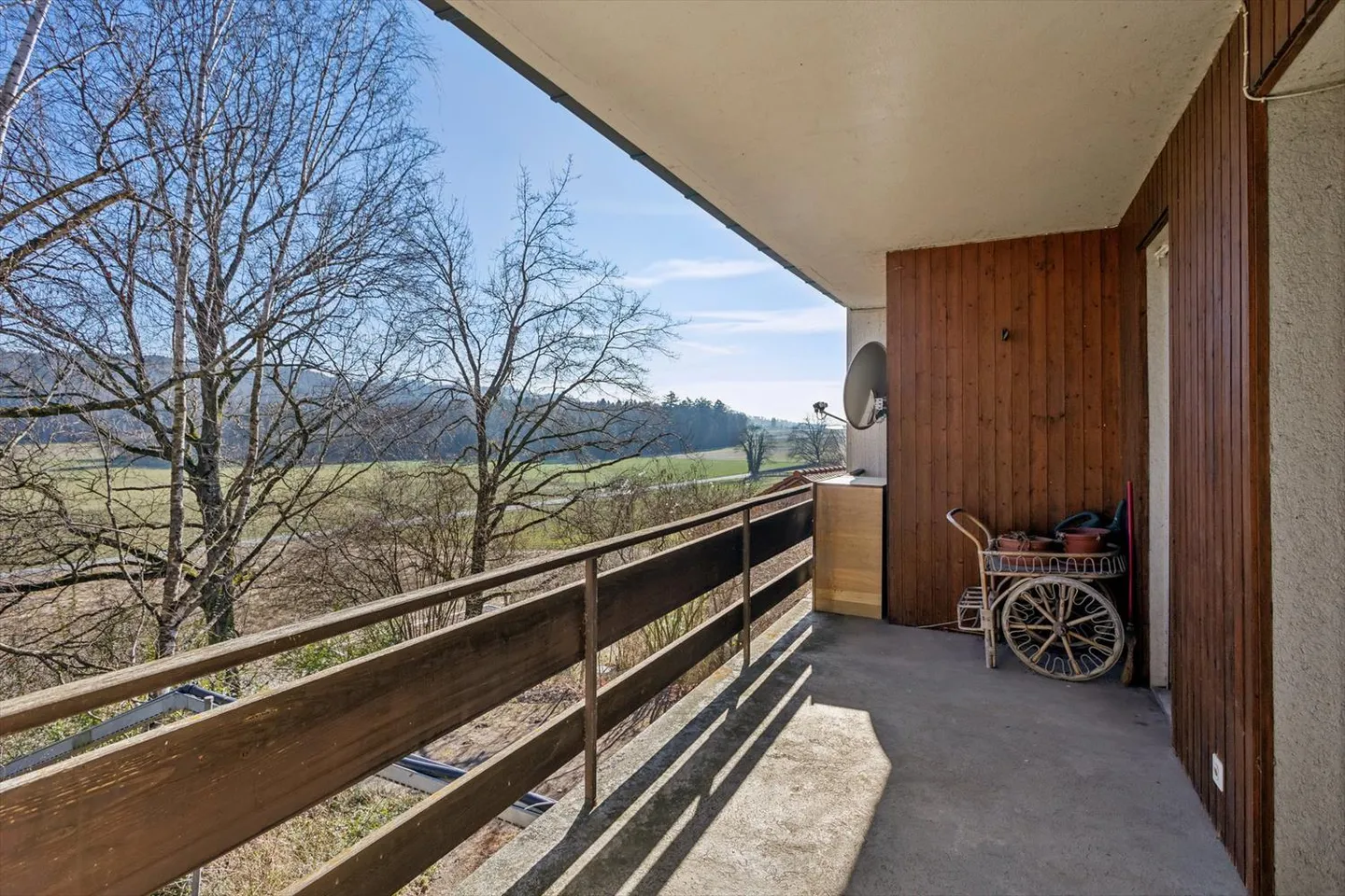 Villa avec piscine et vue sur le lac de Neuchâtel - Photo 7 sur 12