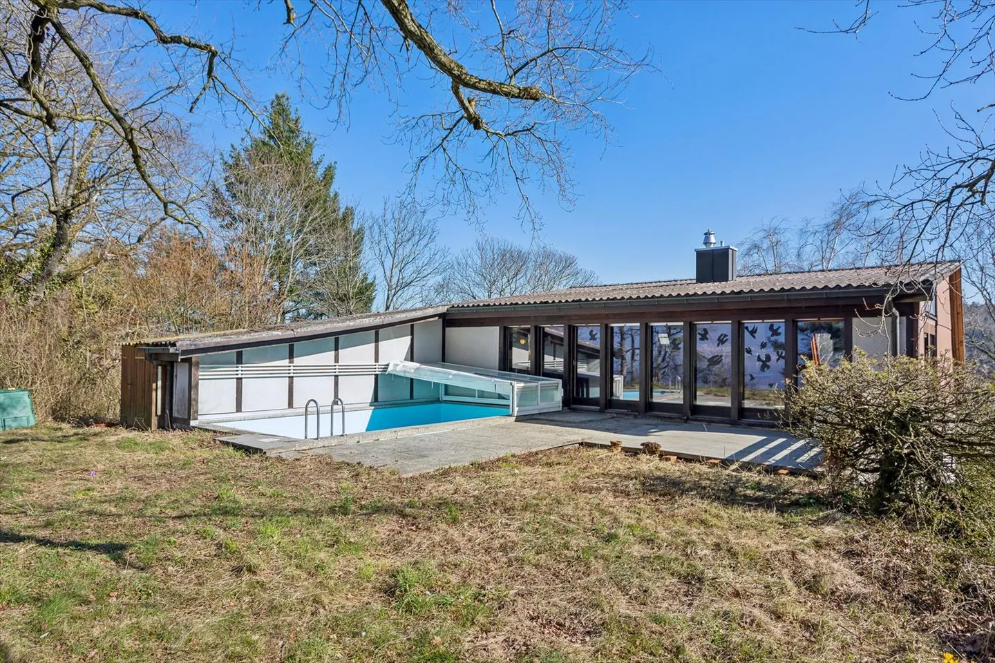 Villa avec piscine et vue sur le lac de Neuchâtel - Photo 4 sur 12