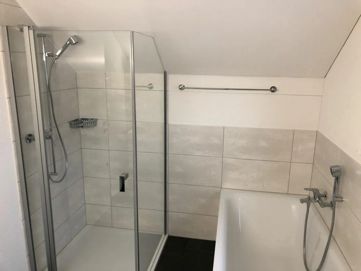 Charmante Dachwohnung - Foto 9 von 13