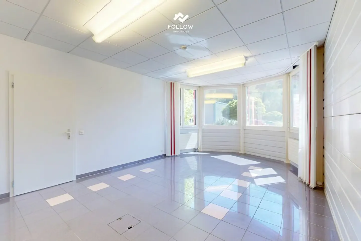 Moderna hall commerciale con ufficio e potenziale di utilizzo versatile a Marly - Foto 10 di 26