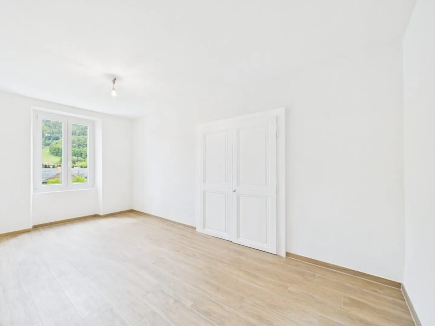 Wunderschöne 4,5 Zimmer Wohnung mit nach Süden ausgerichtetem Balkon - Foto 2 von 10