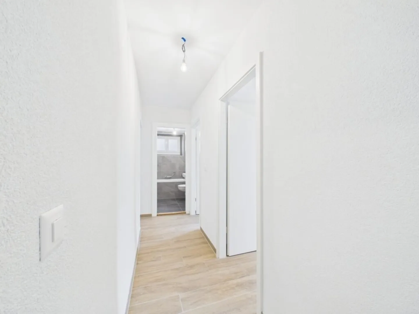 Wunderschöne 4,5 Zimmer Wohnung mit nach Süden ausgerichtetem Balkon - Foto 3 von 10