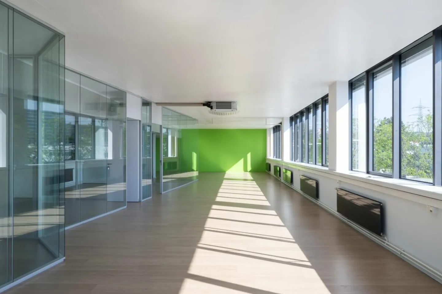 Magnificent furnished offices of 270 m2 with terrace, for rent in Crissier - Photo 1 of 9
