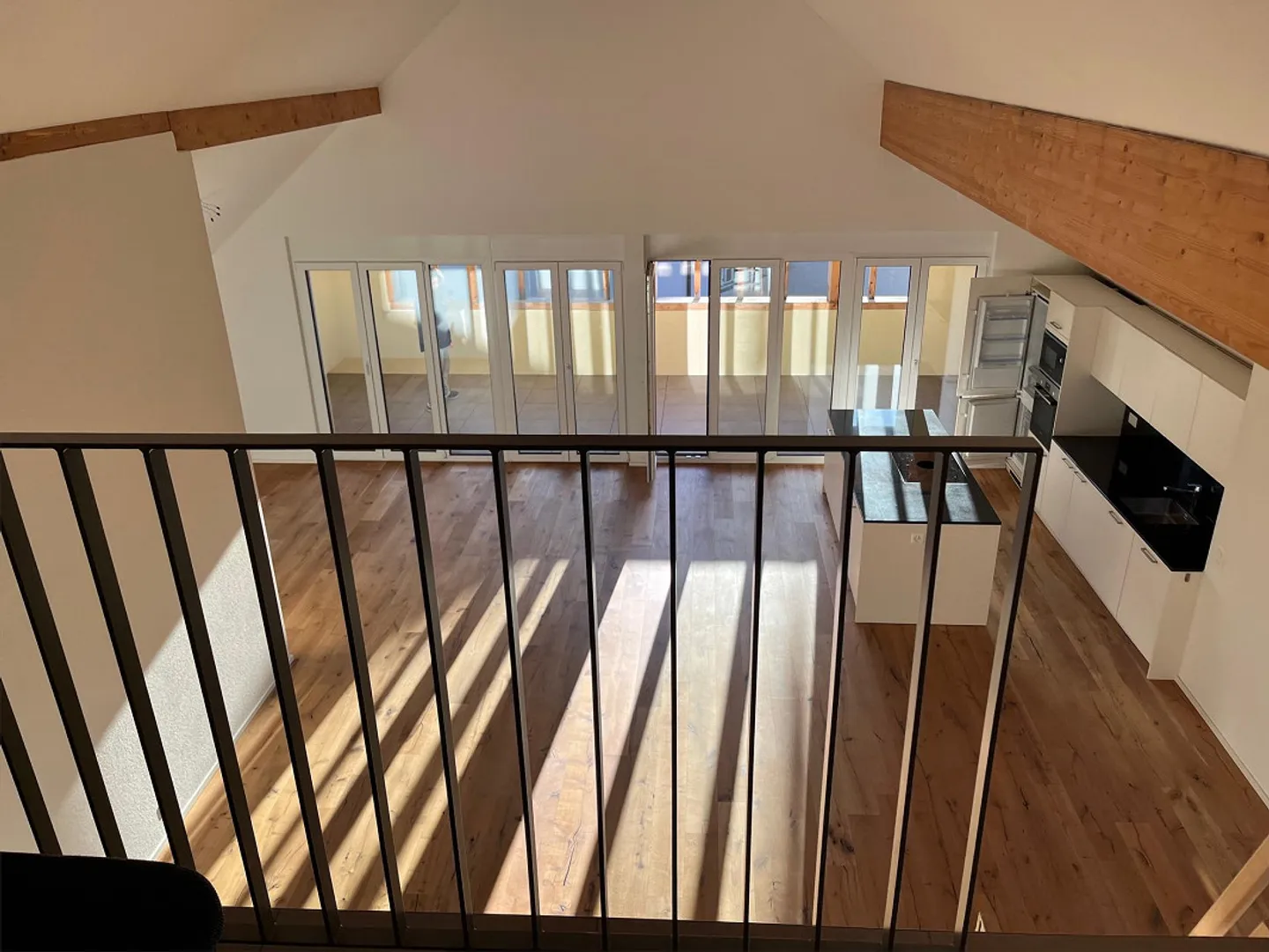 Looking for a new tenant: 2.5-room attic apartment with large balcony (Schupfart) - Photo 6 of 12