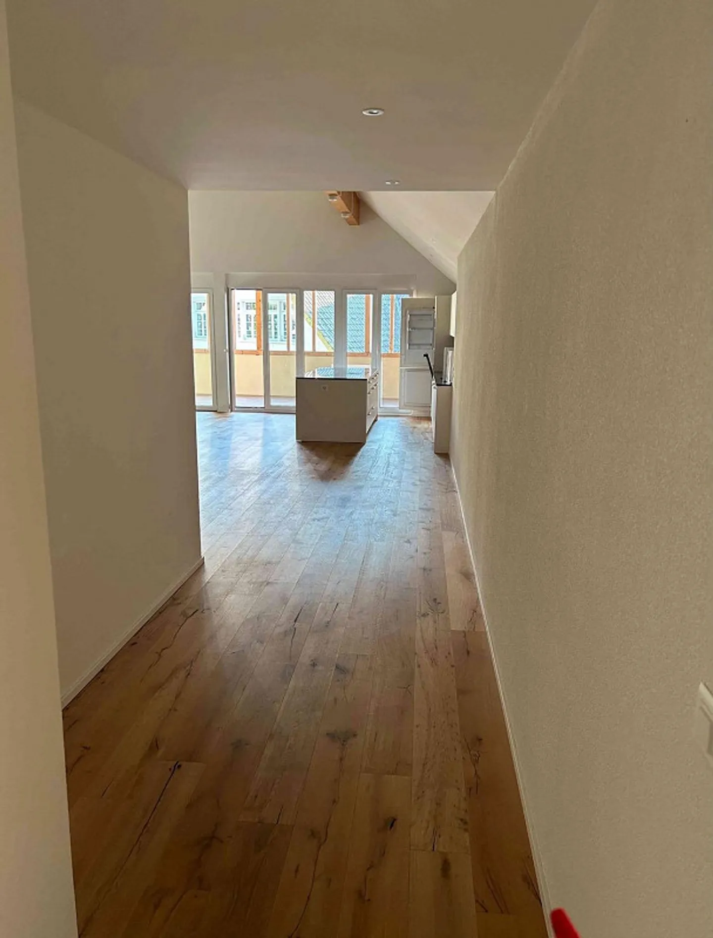 Looking for a new tenant: 2.5-room attic apartment with large balcony (Schupfart) - Photo 11 of 12