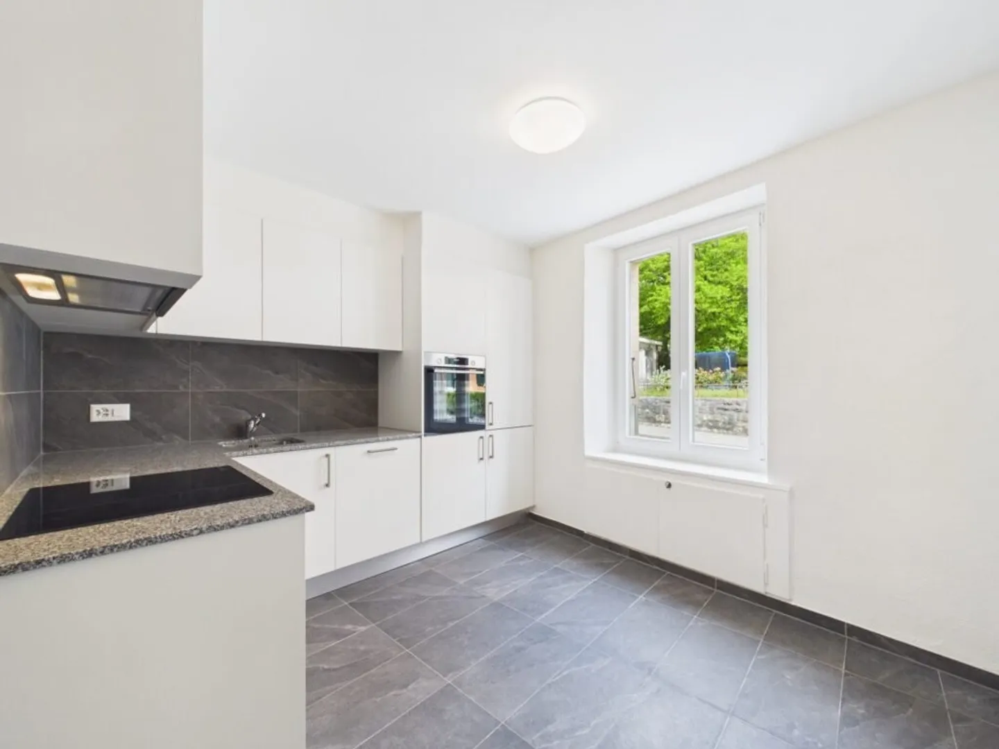 Wunderschöne 4,5 Zimmer Wohnung mit nach Süden ausgerichtetem Balkon - Foto 8 von 10