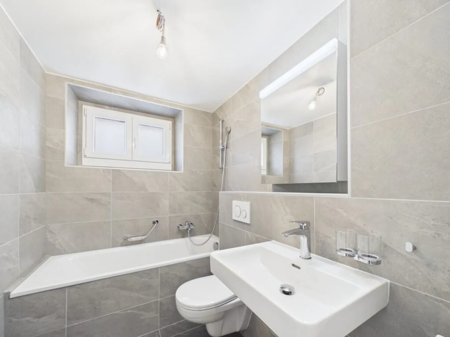 Wunderschöne 4,5 Zimmer Wohnung mit nach Süden ausgerichtetem Balkon - Foto 9 von 10