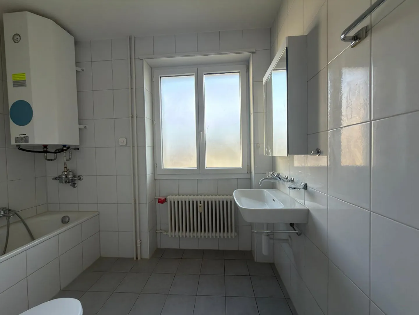 Renovated apartment in a central location in Biel - Photo 8 of 12