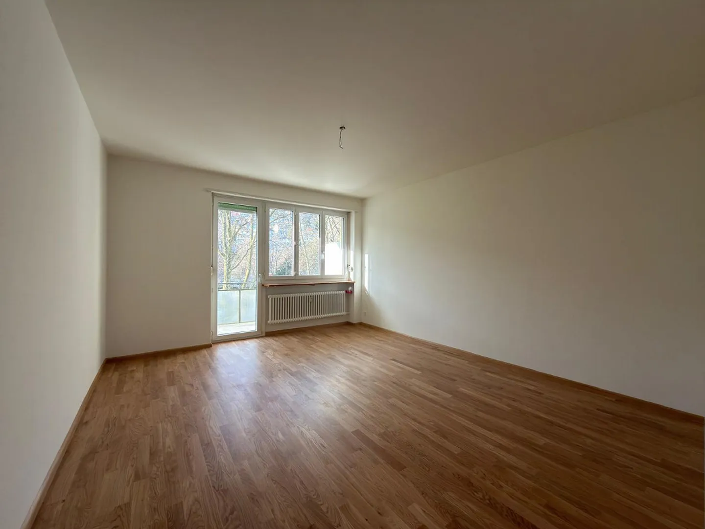 Renovated apartment in a central location in Biel - Photo 4 of 12