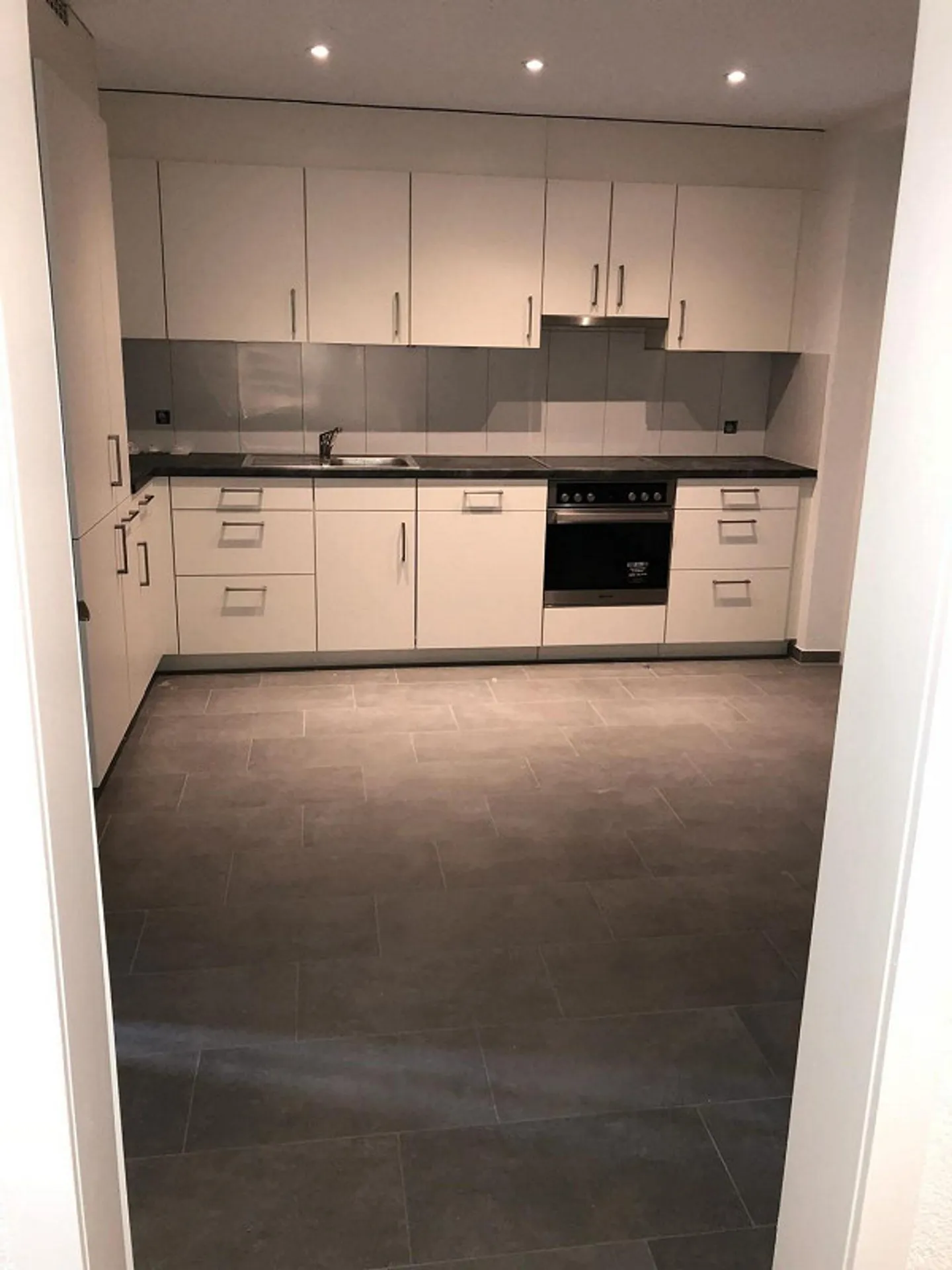 Appartement central de 3,5 pièces avec terrasse à louer à Burgdorf - Photo 6 sur 10