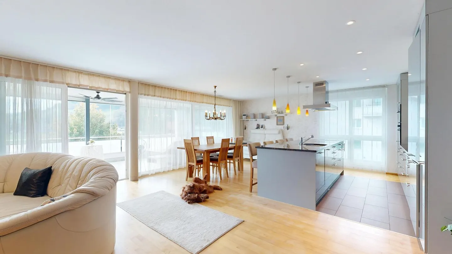 Grosszügige Wohnung mit Bergblick - Foto 4 von 17