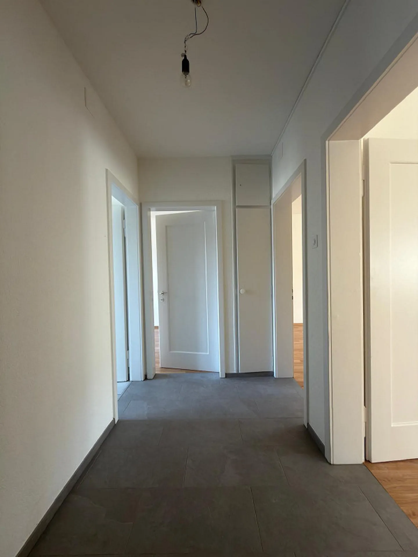 Renovated apartment in a central location in Biel - Photo 10 of 12
