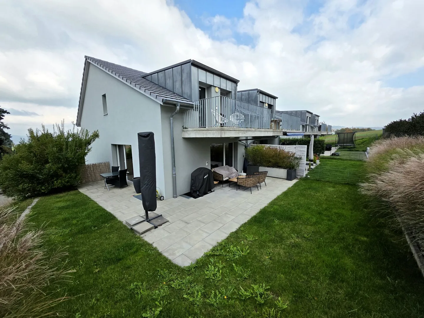 Casa moderna con carattere accogliente e terrazza soleggiata - Foto 1 di 15