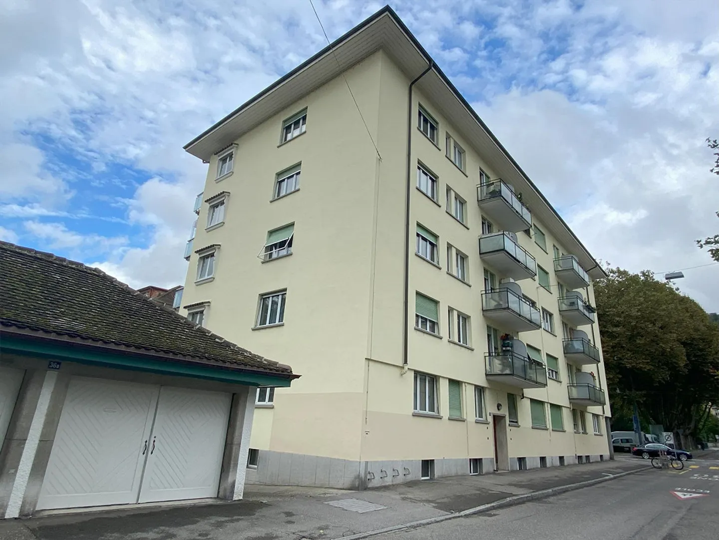 Renovated apartment in a central location in Biel - Photo 12 of 12