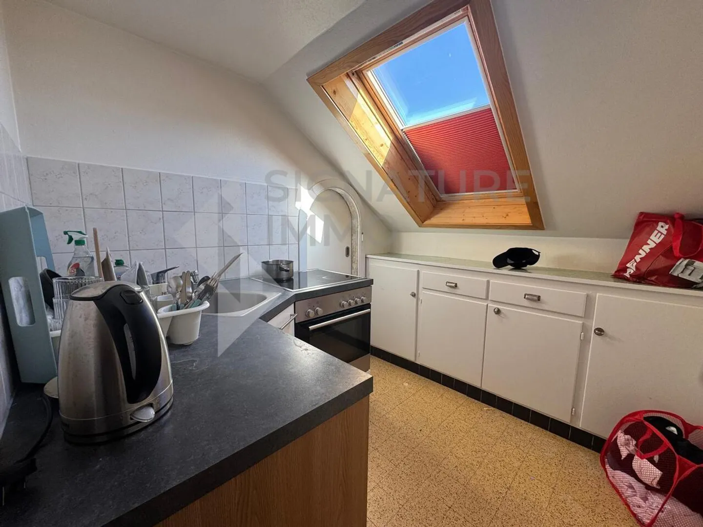 Zu verkaufen: Dachgeschosswohnung 1,5 Zimmer mit Potenzial 3,5 Zimmer in Bulle - Foto 2 von 8