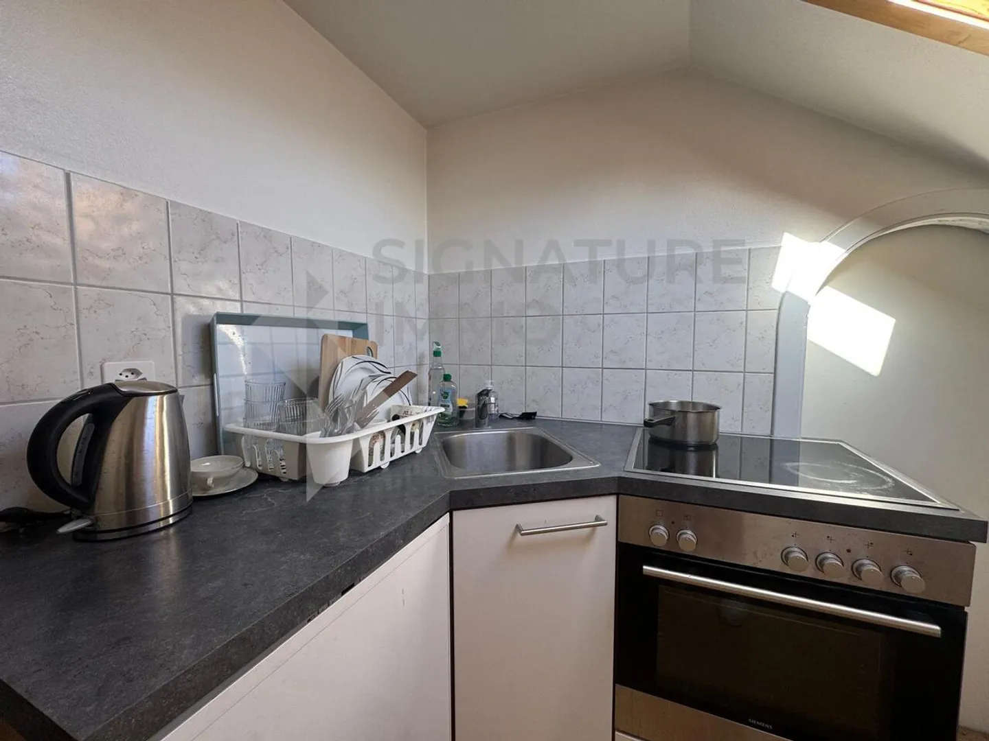 Zu verkaufen: Dachgeschosswohnung 1,5 Zimmer mit Potenzial 3,5 Zimmer in Bulle - Foto 3 von 8