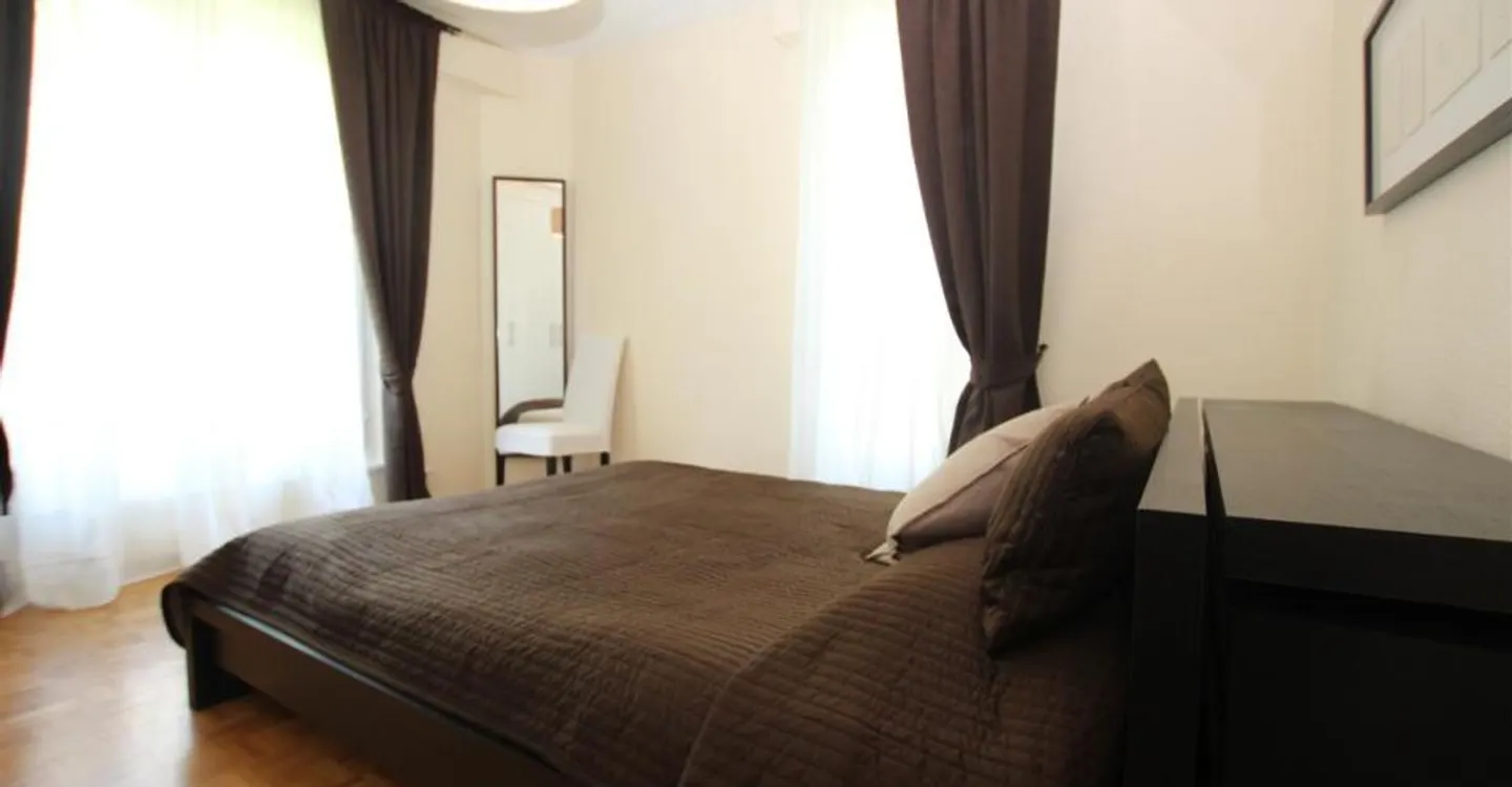 6-Zimmer-Wohnung - Foto 3 von 8