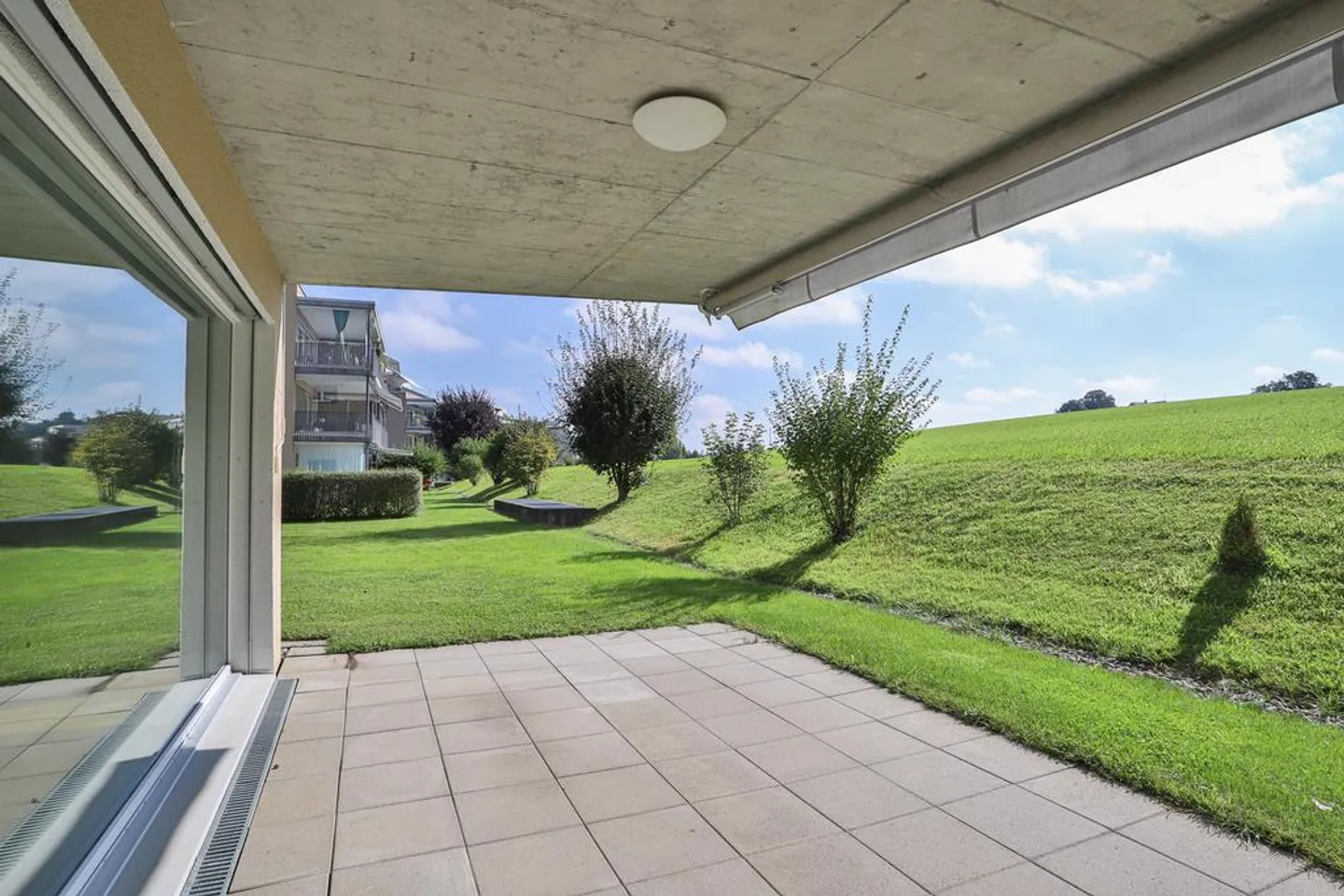 APPARTAMENTO SPAZIOSO con vista sul verde - Foto 11 di 12