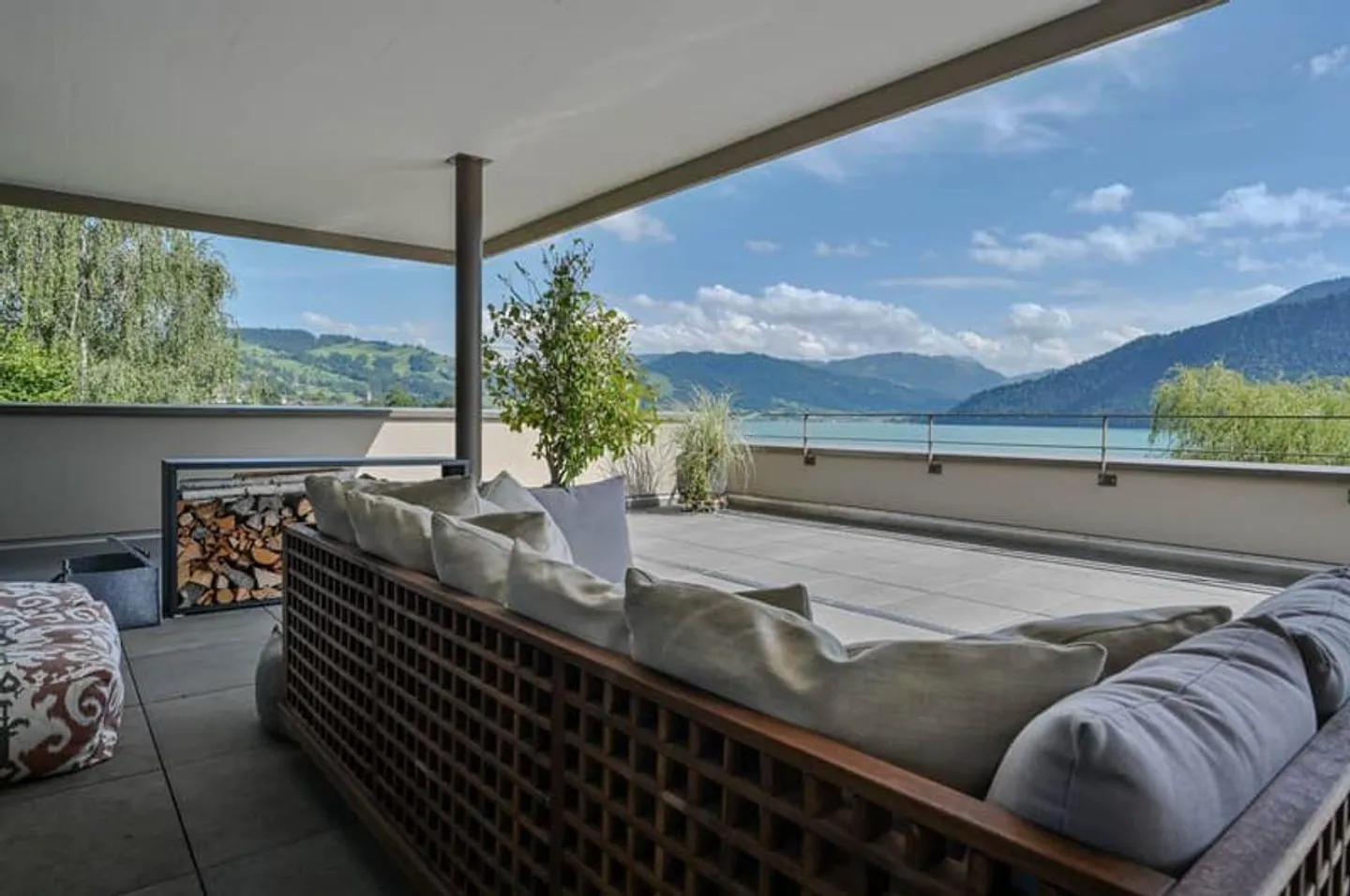 PENTHOUSE TERRASSÉ UNIQUE SUR LE LAC D'OBERÄGERI - Photo 8 sur 13