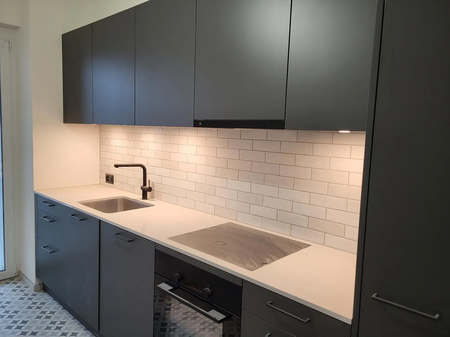 Louer sans dépôt - Appartement moderne dans un ancien bâtiment - Photo 2 sur 5