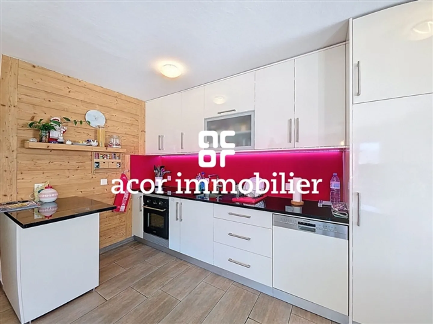 Appartement rénové de 4,5 pièces avec box de garage - Photo 3 sur 5