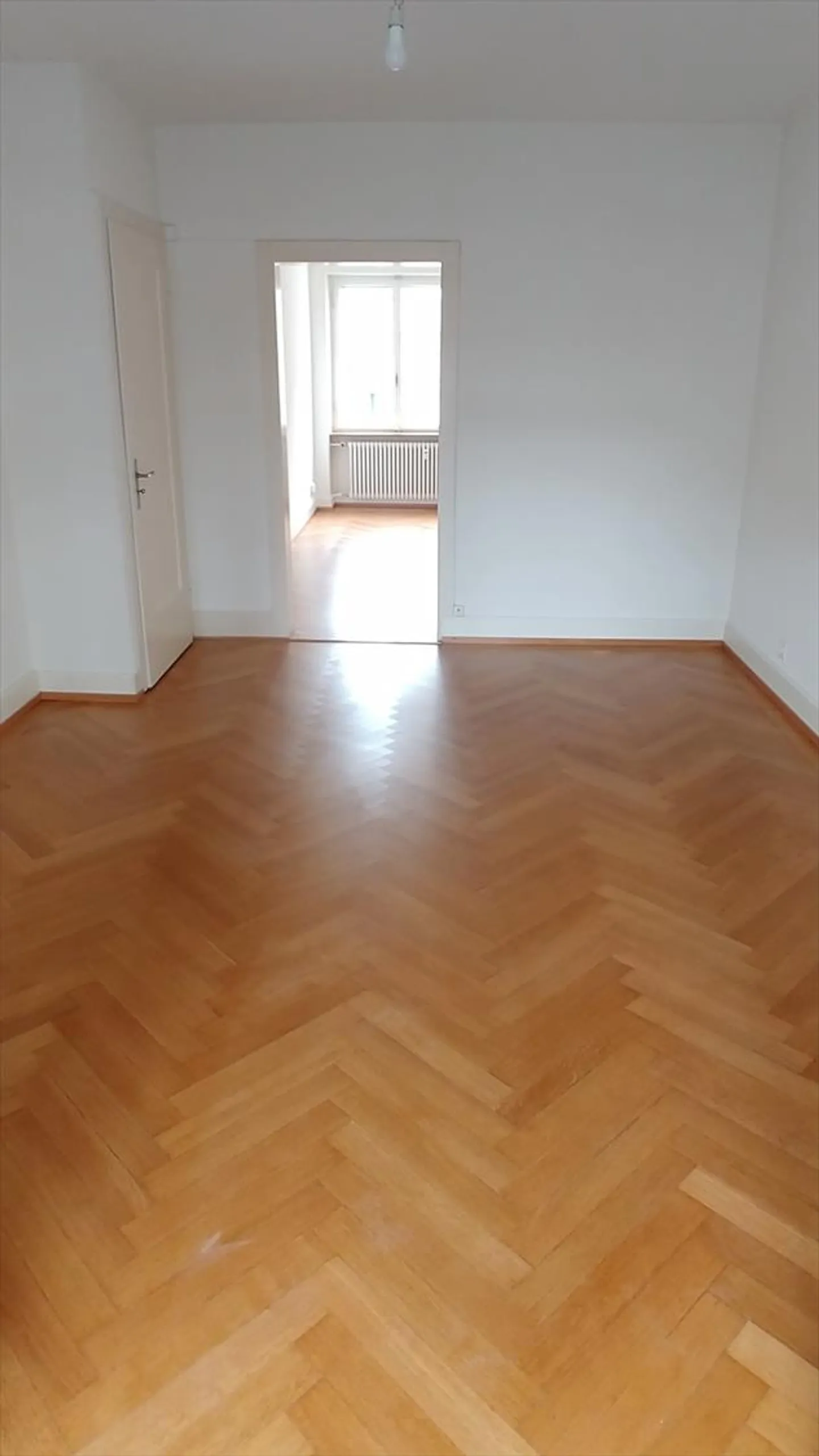 Louer sans dépôt - Appartement moderne dans un ancien bâtiment - Photo 4 sur 5