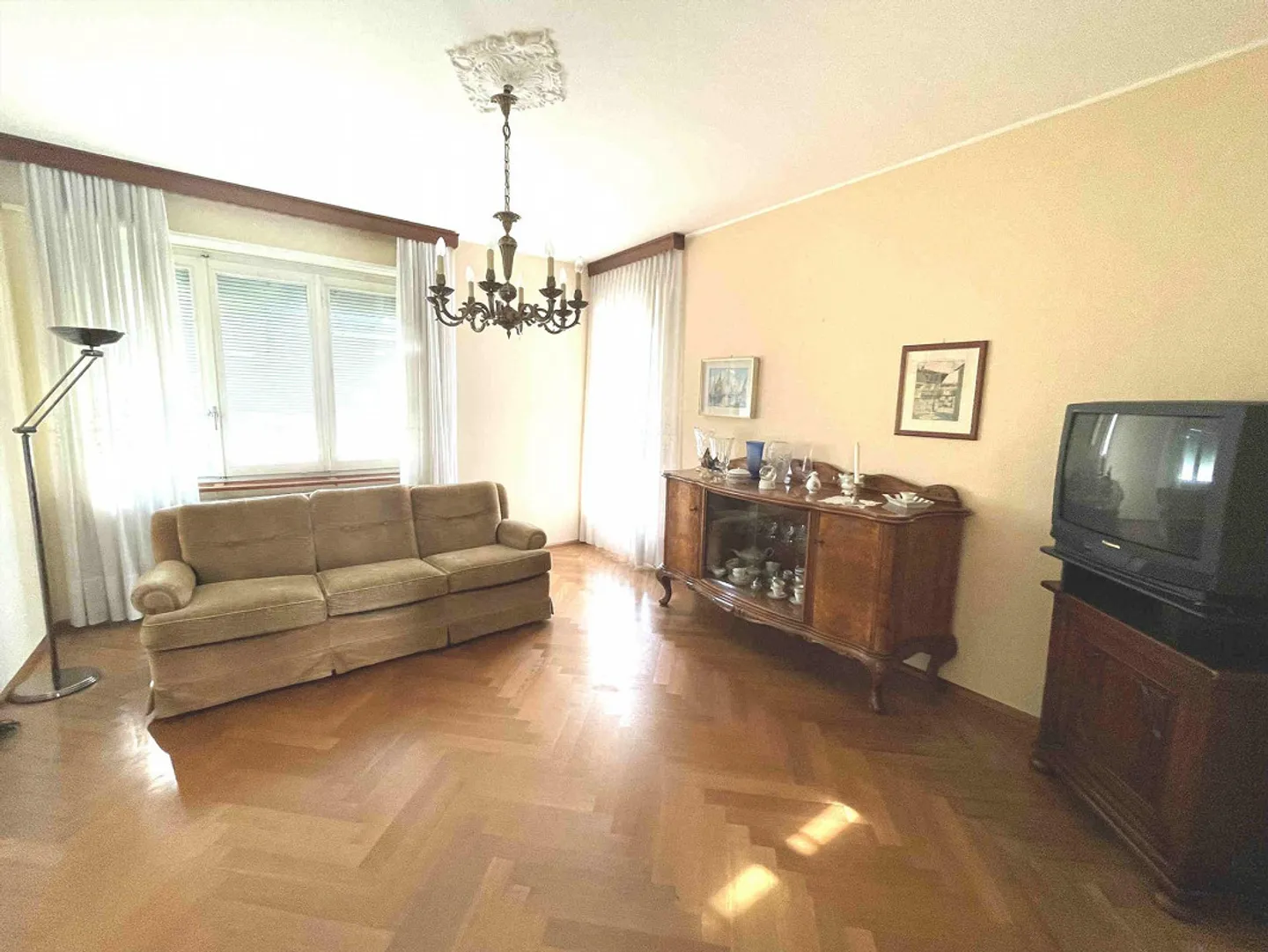 Casa di 2 appartamenti con grande terreno con valide possibilità edifi - Foto 6 di 11