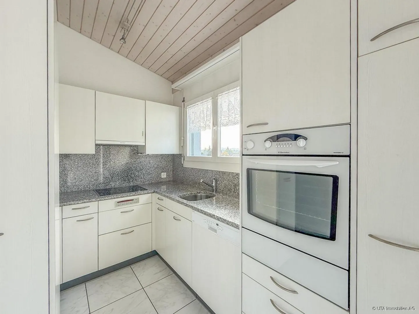 Penthouse apartment in the center of Fislisbach - Photo 6 of 13